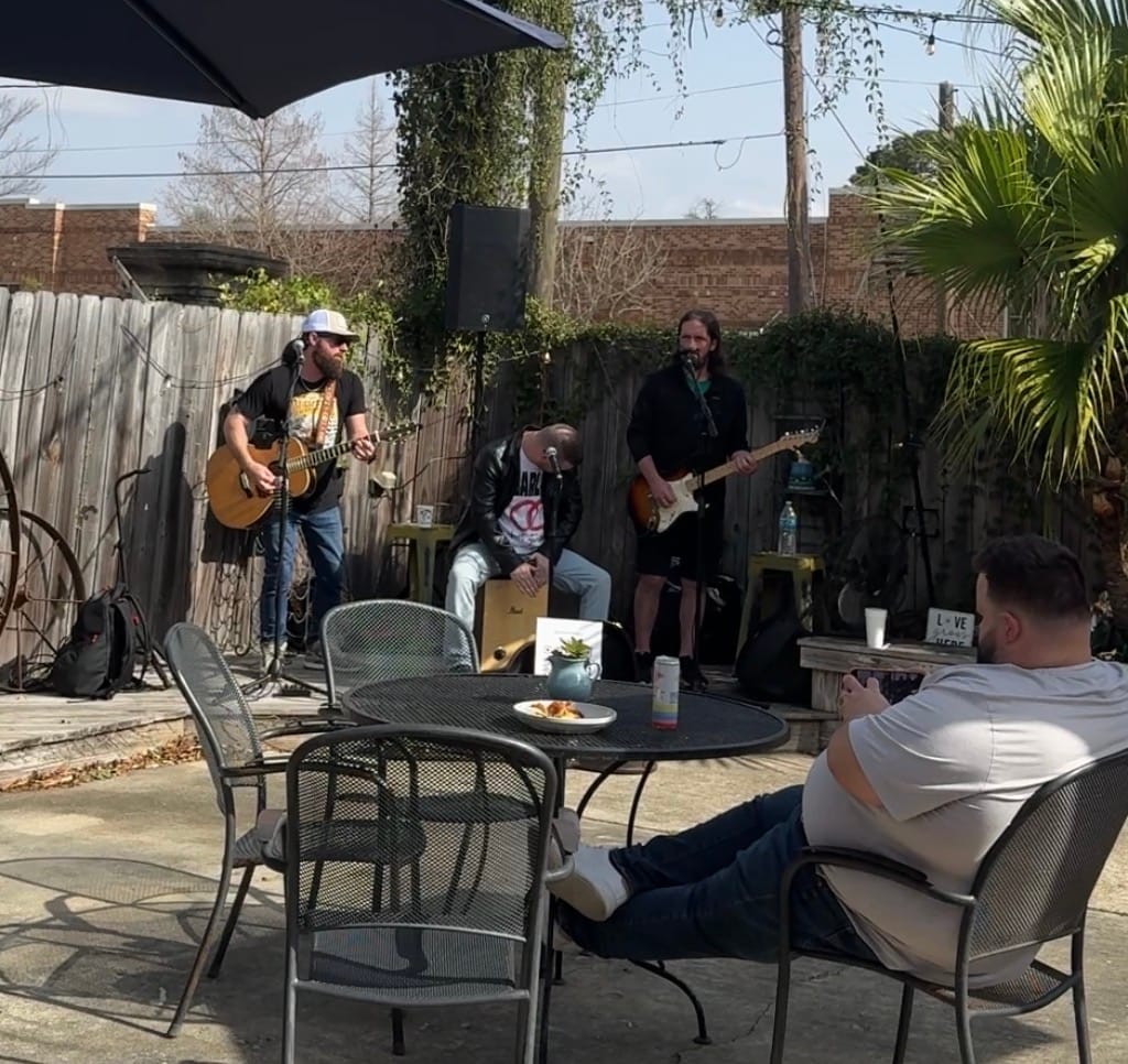 Live Music Brunch Invites People To 'Take it Easy'