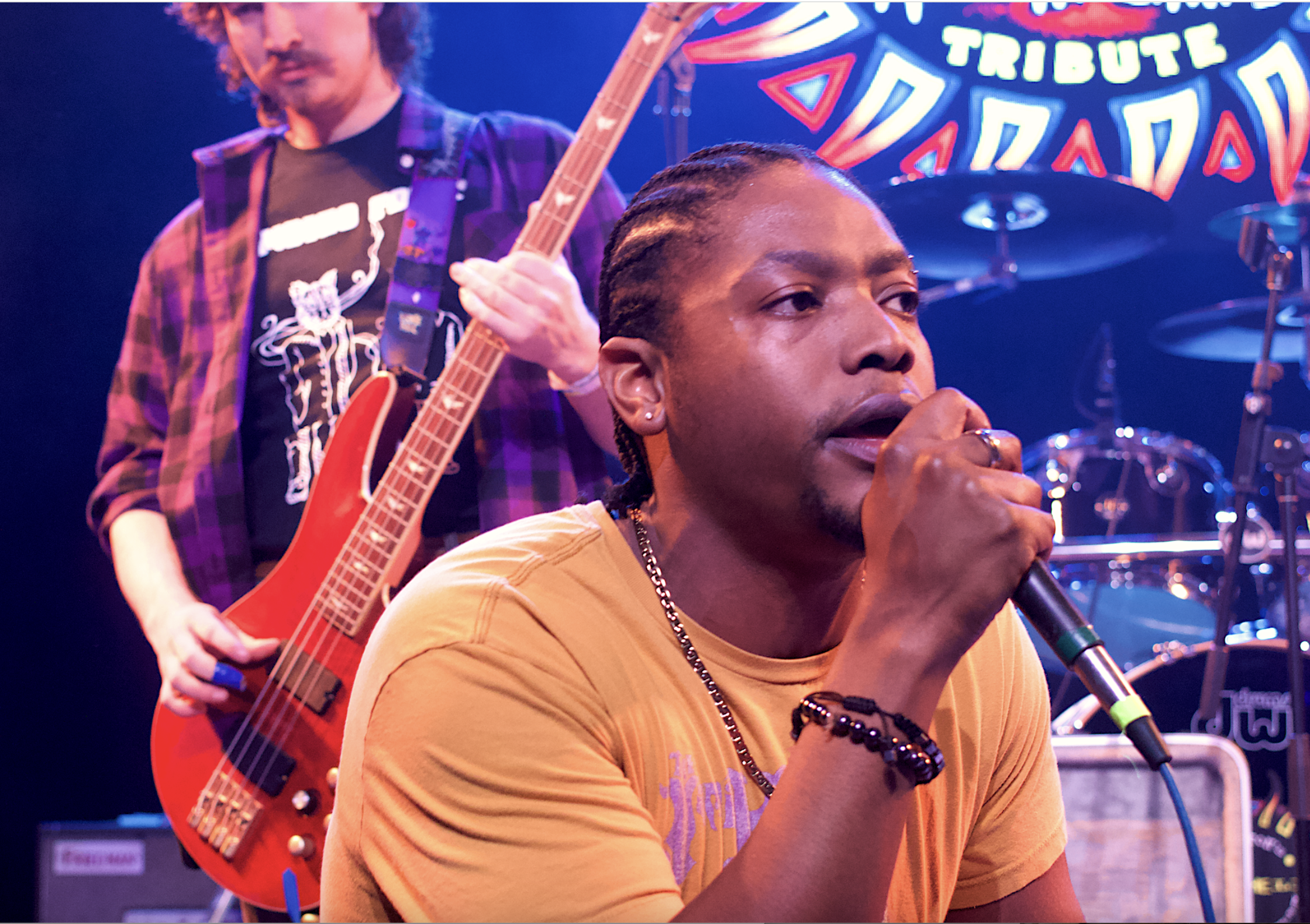 Baltic Grunge Band Builds a Bridge