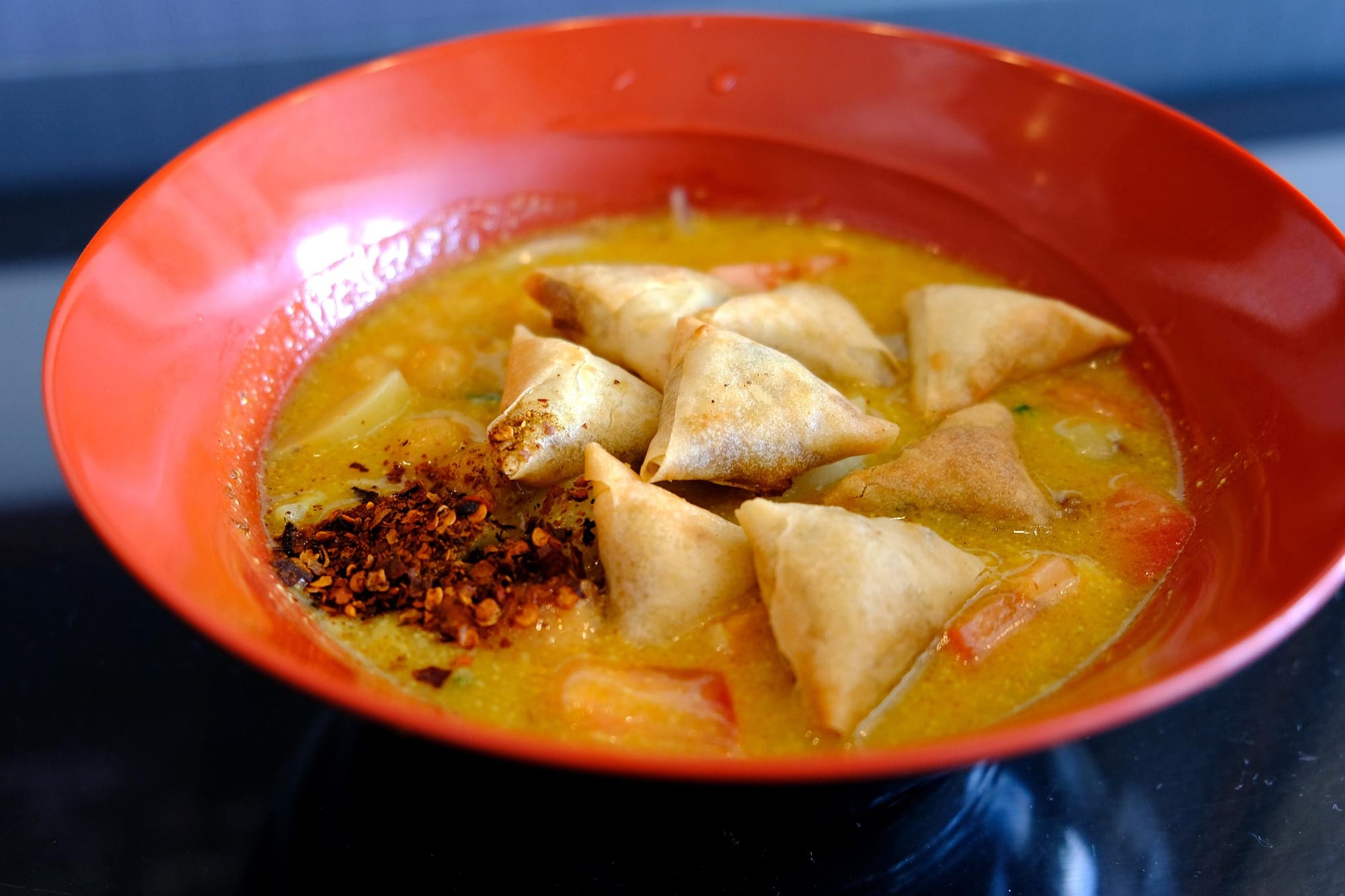 At Burmese Lunch Spot, You Can Have Your Tea and Eat It Too